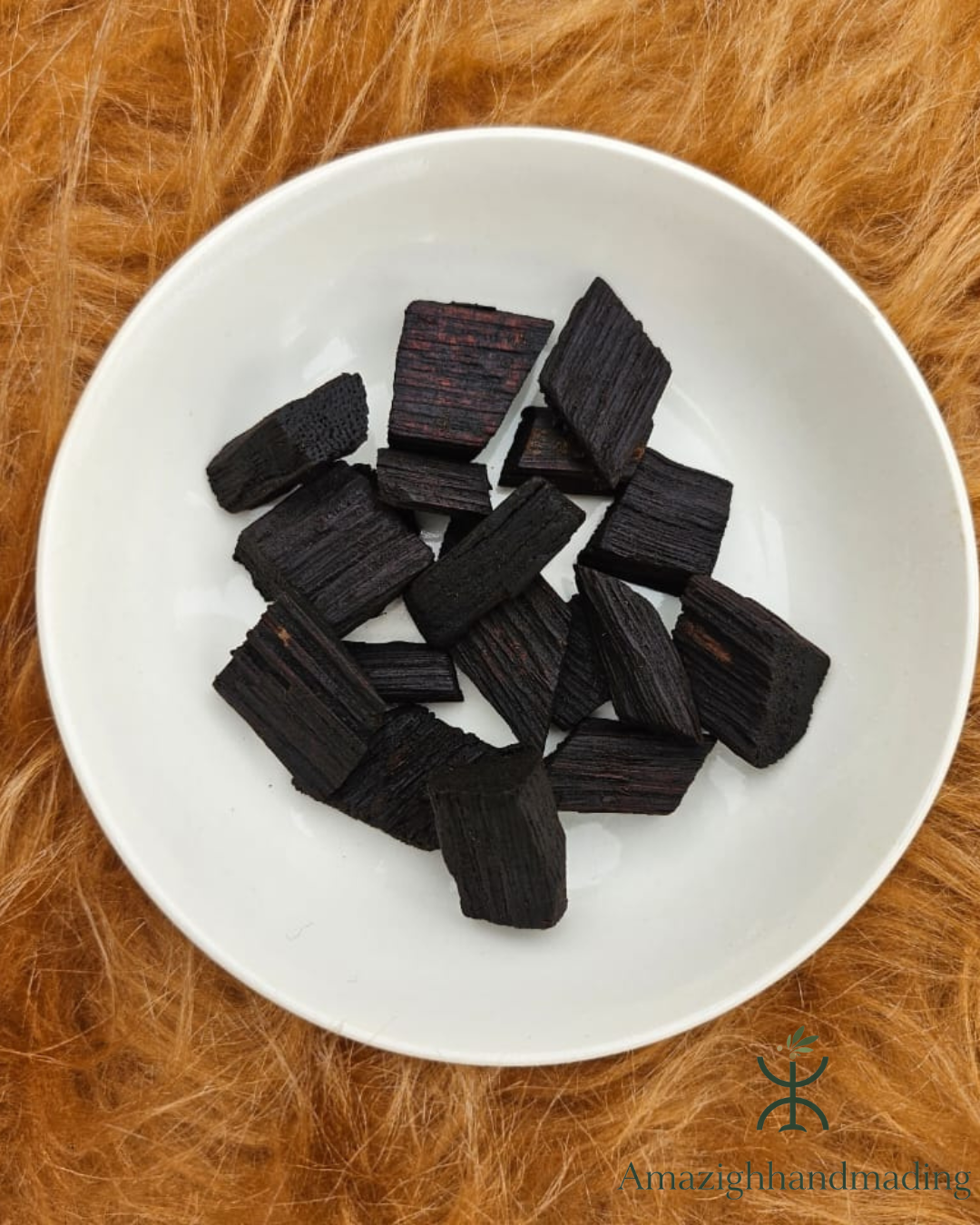 Natural Oud Bakhoor – Aromatic Wood Chips for Home Fragrance & Traditional Use