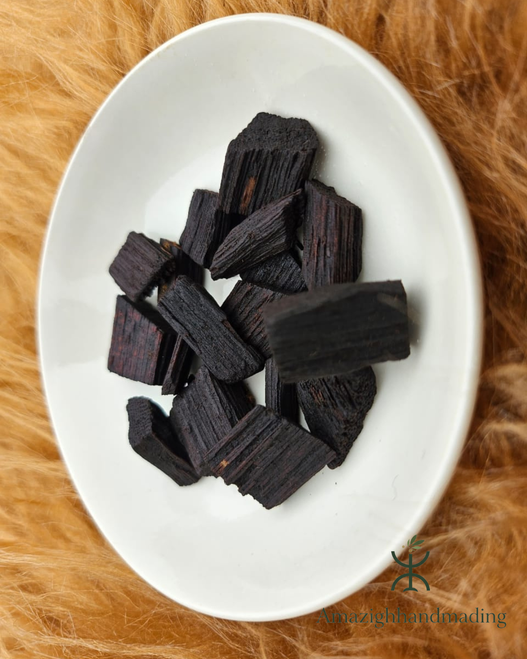Natural Oud Bakhoor – Aromatic Wood Chips for Home Fragrance & Traditional Use