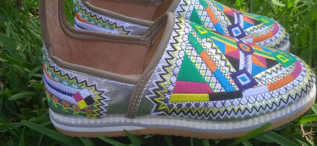Handmade Amazigh Embroidered Leather Shoes – Silver Moroccan Slip-ons for Women