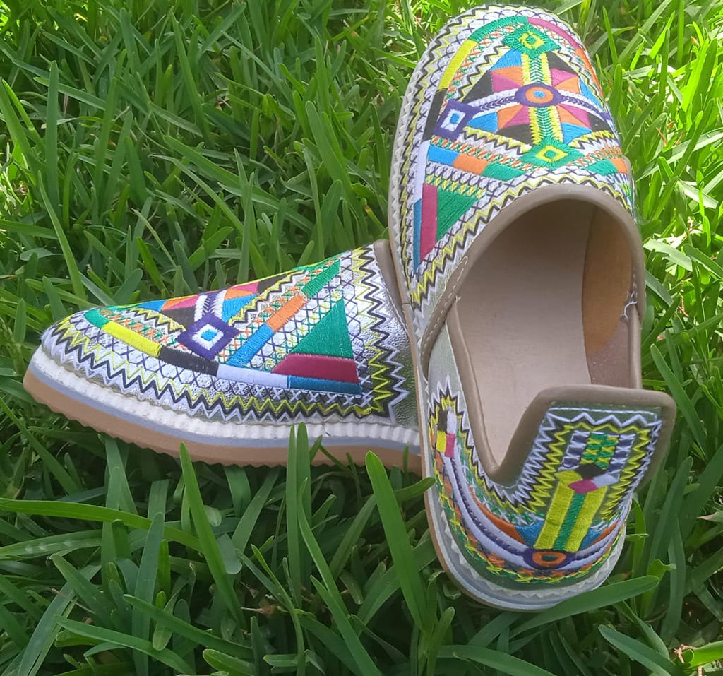 Handmade Amazigh Embroidered Leather Shoes – Silver Moroccan Slip-ons for Women