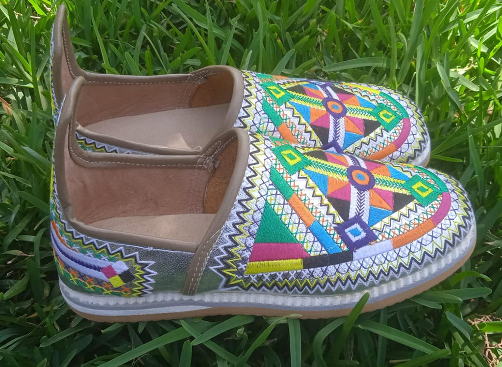 Handmade Amazigh Embroidered Leather Shoes – Silver Moroccan Slip-ons for Women