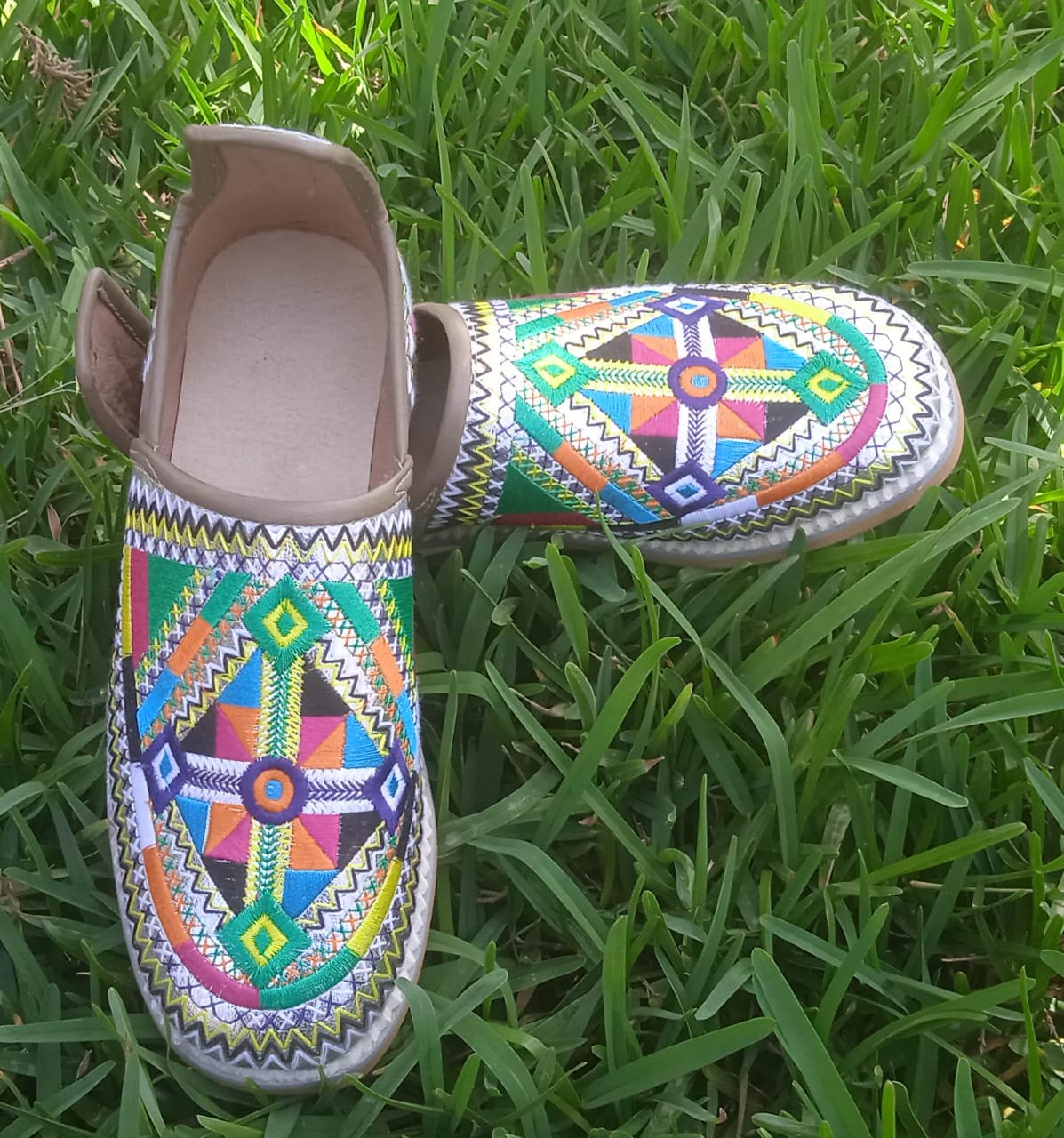 Handmade Amazigh Embroidered Leather Shoes – Silver Moroccan Slip-ons for Women